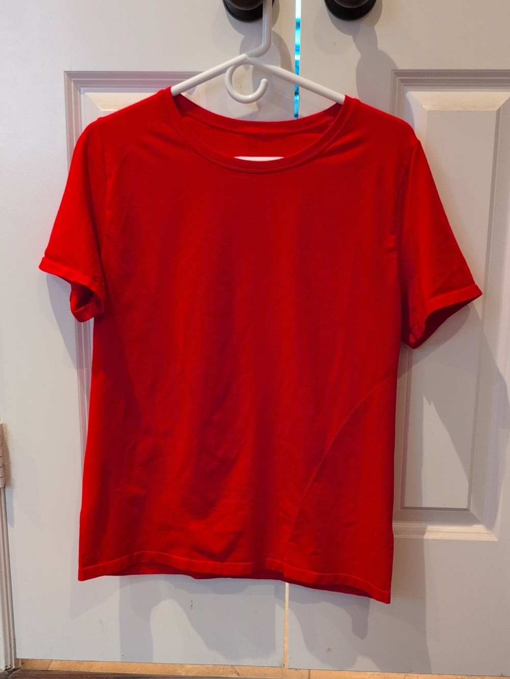 Fabletics Women's Red Short Sleeve Active Tee